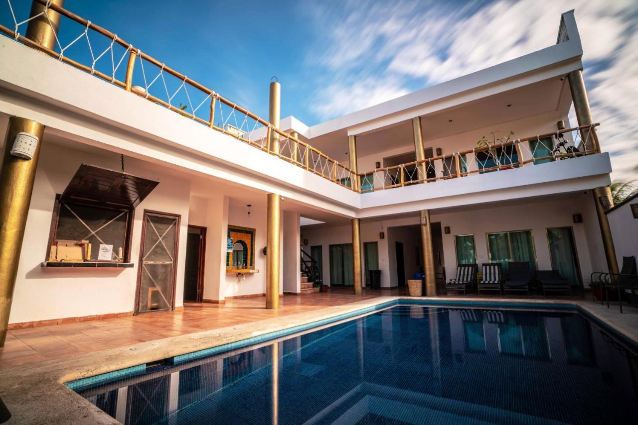 Hotel Boutique Skulls Landing Isla Mujeres Exterior photo