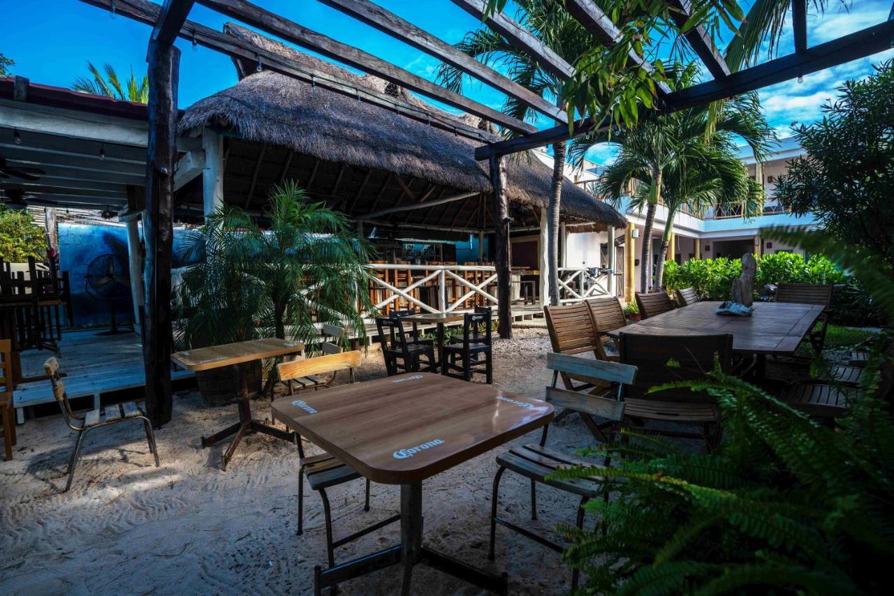 Hotel Boutique Skulls Landing Isla Mujeres Exterior photo