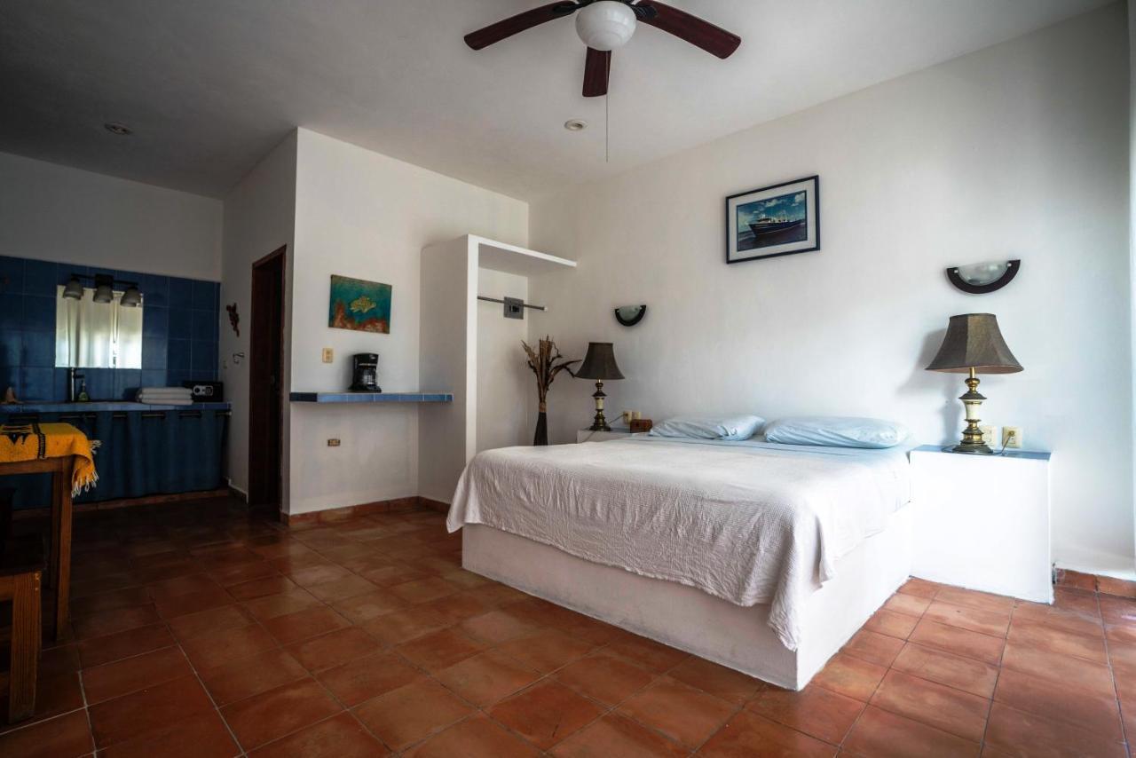 Hotel Boutique Skulls Landing Isla Mujeres Exterior photo